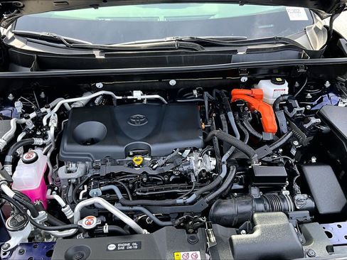 Used 2024 Toyota RAV4 SE w/ Weather & Moonroof Package image 32