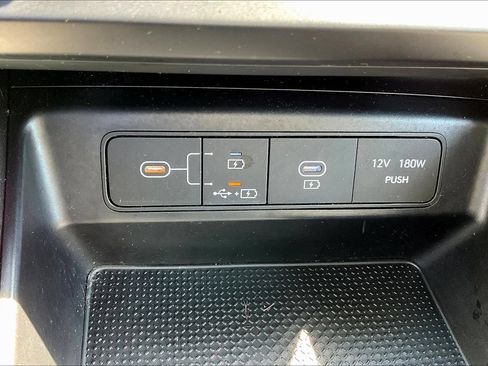 Used 2025 Hyundai Tucson SE FWD image 14