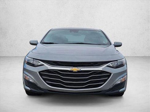 Used 2025 Chevrolet Malibu LT FWD image 2