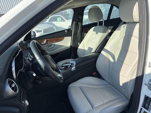 Used 2016 Mercedes-Benz C 350e Sedan image 6