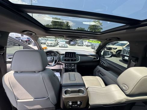 Certified 2021 GMC Yukon SLT w/ SLT Premium Package AWD/4WD image 20