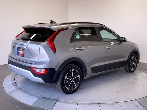 Certified 2025 Kia Niro LX FWD image 5