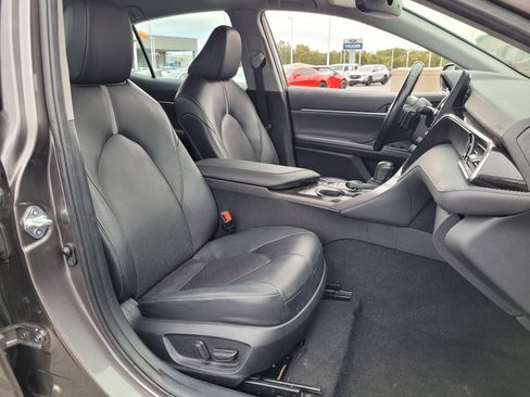 Used 2023 Toyota Camry XSE FWD image 15