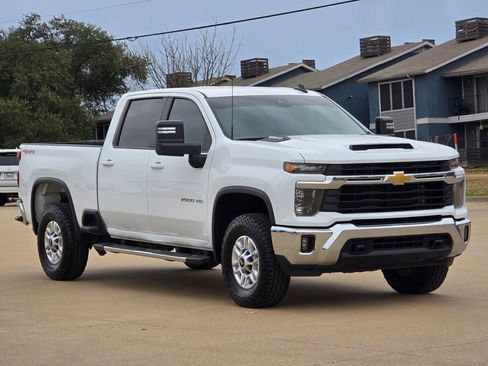 Used 2025 Chevrolet Silverado 2500 LT w/ Convenience Package image 3