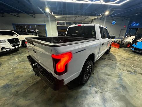 Used 2022 Ford F150 Lightning Pro image 9