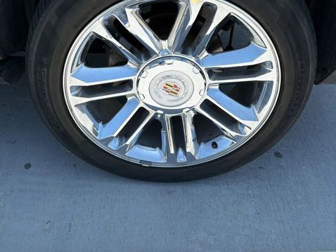 Used 2014 Cadillac Escalade Platinum RWD image 7