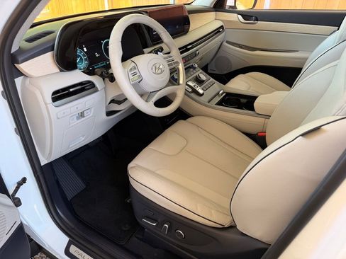 Used 2024 Hyundai Palisade Limited image 2