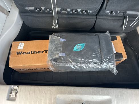 Used 2022 Chrysler Pacifica Touring-L image 28