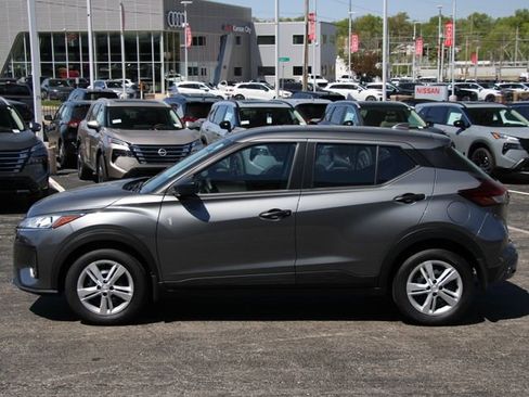 Certified 2025 Nissan Kicks Play S FWD image 2