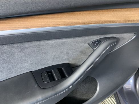 Used 2022 Tesla Model Y Long Range AWD/4WD image 14