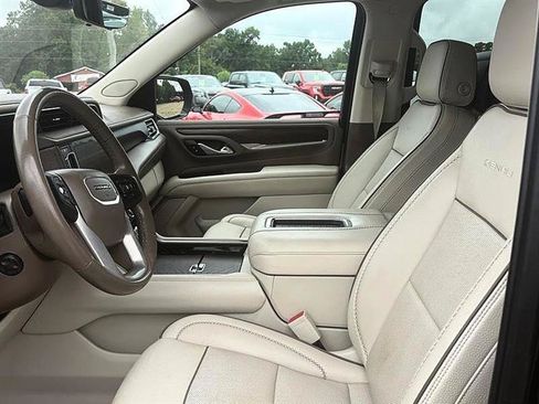 Used 2021 GMC Yukon Denali w/ Denali Ultimate Package AWD/4WD image 9