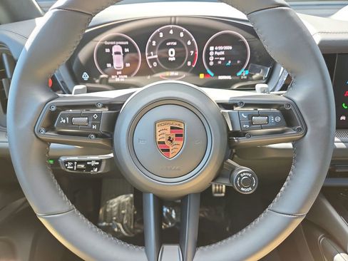 New 2026 Porsche Cayenne GTS image 9