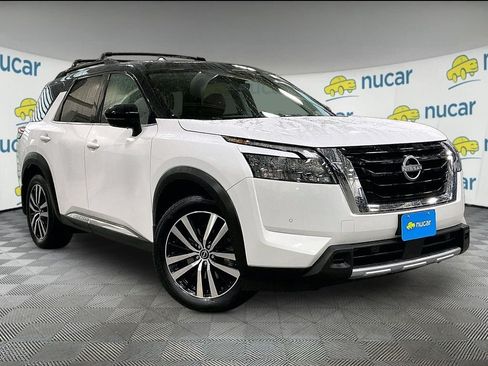 Used 2025 Nissan Pathfinder Platinum AWD/4WD image 1