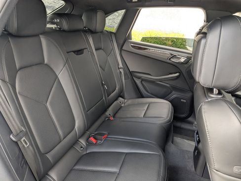 Certified 2026 Porsche Macan image 24