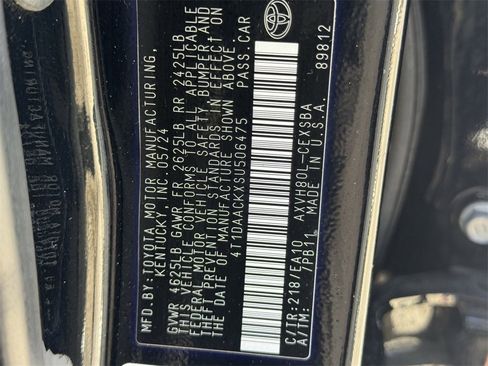 Used 2025 Toyota Camry SE image 38