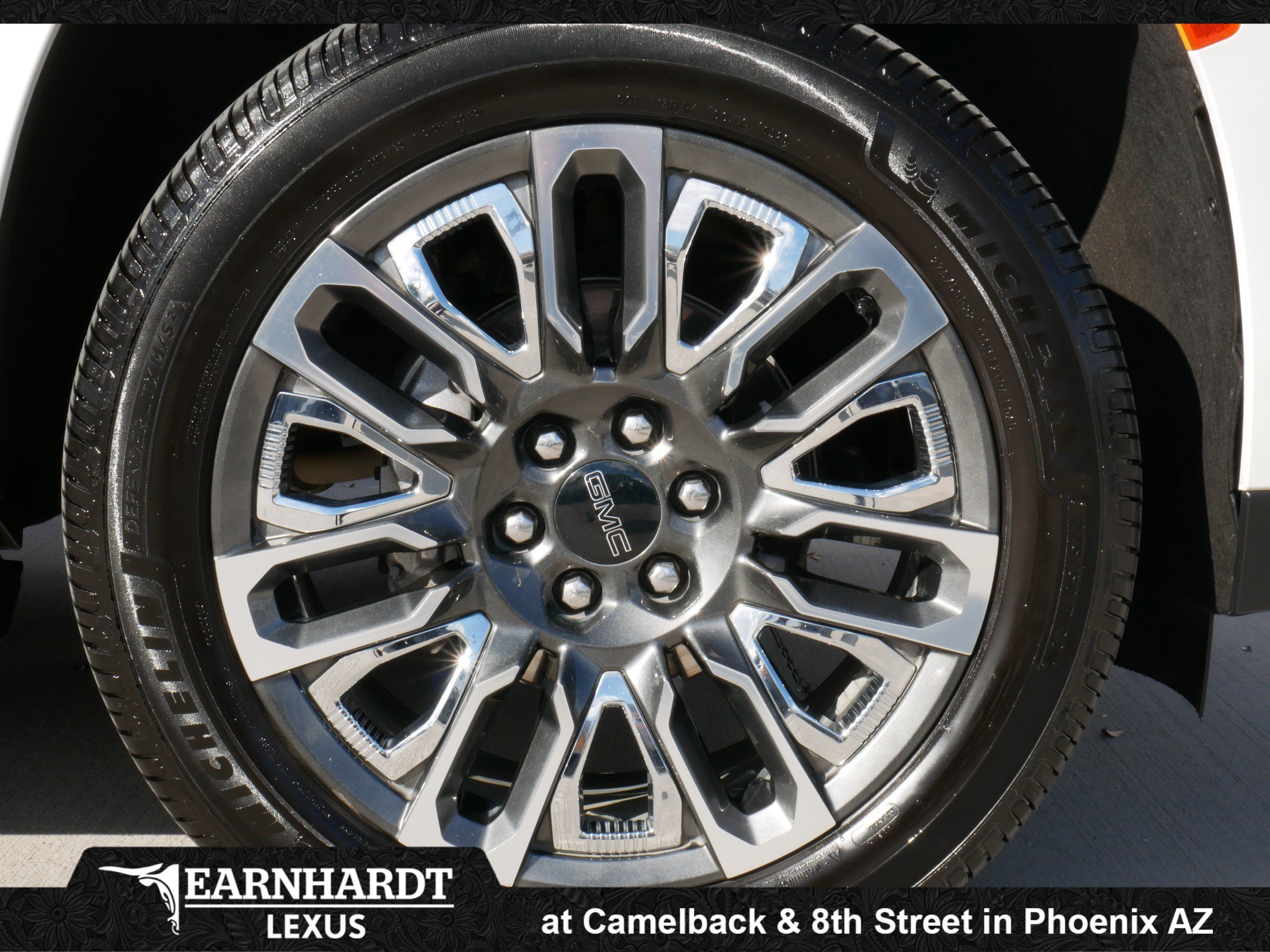 Used 2023 GMC Yukon Denali Ultimate AWD/4WD image 19