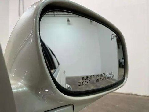 Used 2005 Lincoln Town Car Signature image 69