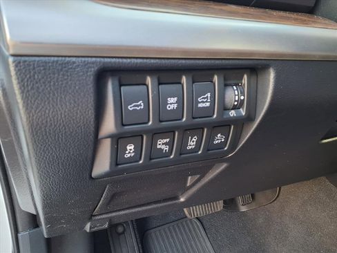 Used 2017 Subaru Outback 2.5i Touring image 9