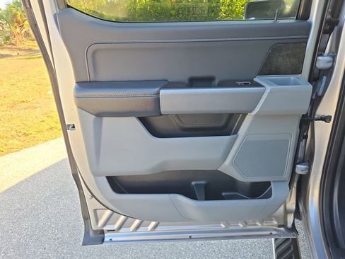 Used 2021 Ford F150 XLT w/ Equipment Group 302A High image 9