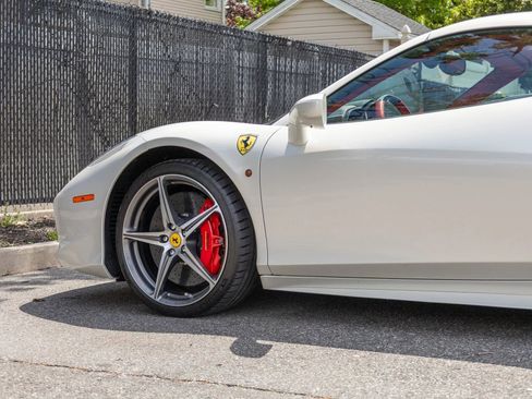 Used 2012 Ferrari 458 Spider RWD image 22
