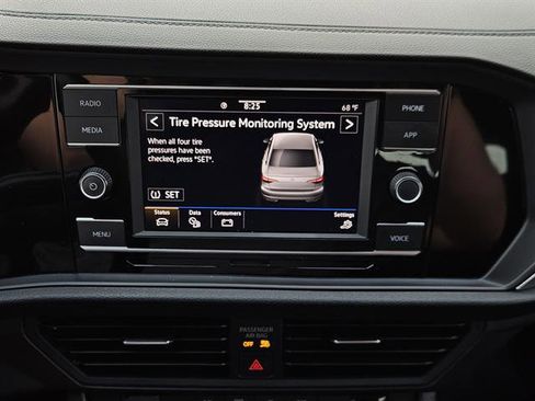 Used 2023 Volkswagen Jetta Sport image 12