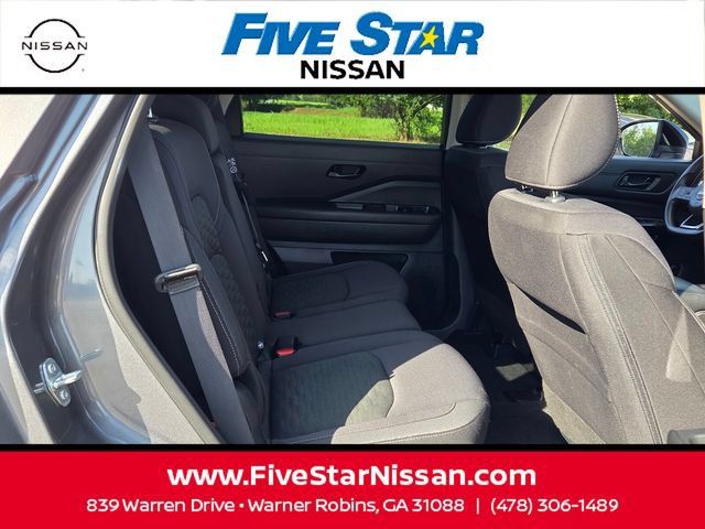 Used 2024 Nissan Pathfinder S FWD image 14
