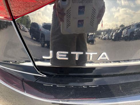 Used 2024 Volkswagen Jetta SE FWD image 30