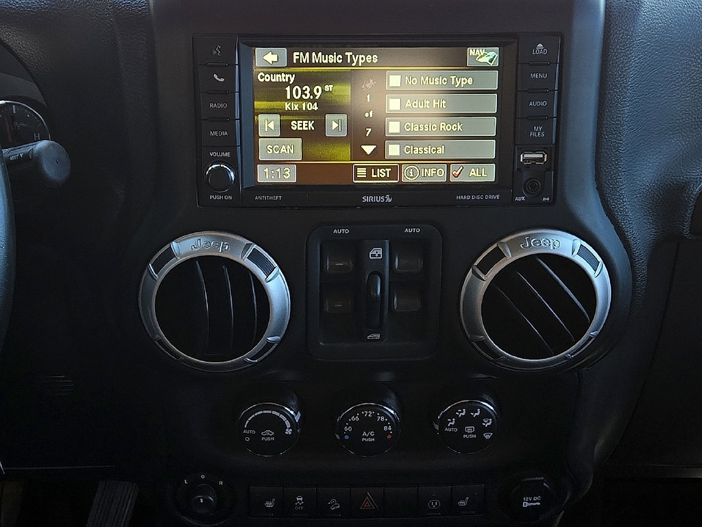 Used 2014 Jeep Wrangler Unlimited Rubicon w/ Connectivity Group AWD/4WD image 11