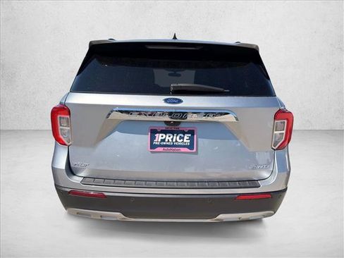 Used 2023 Ford Explorer XLT w/ Equipment Group 202A AWD/4WD image 5