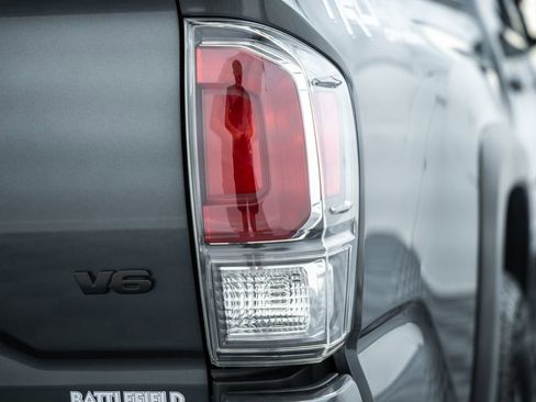 Used 2023 Toyota Tacoma TRD Off-Road w/ Technology Package image 8