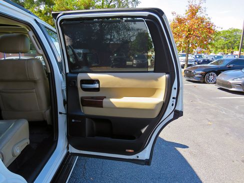 Used 2016 Toyota Sequoia Platinum image 36