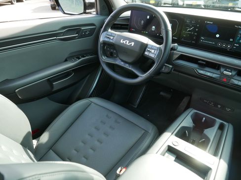 Used 2024 Kia EV9 Wind AWD/4WD image 9