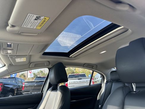 Used 2025 MAZDA MAZDA3 s image 31