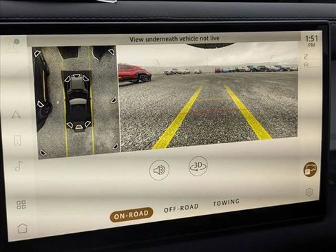 New 2025 Land Rover Defender 90 X-Dynamic SE image 13