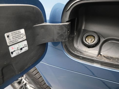 Used 2025 Cadillac Escalade ESV Sport Platinum image 17