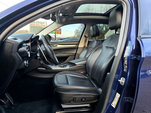Used 2018 Alfa Romeo Stelvio Sport w/ Quick Order Package 22J Sport image 9