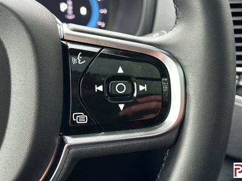 Used 2024 Volvo XC90 B6 Plus image 30