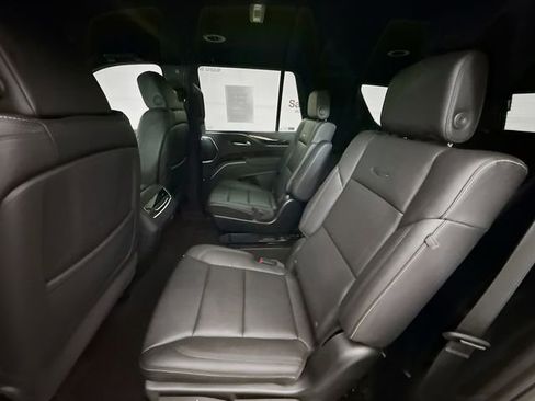 Used 2024 Cadillac Escalade Luxury image 26