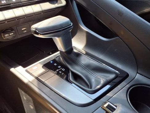 Certified 2025 Hyundai Elantra Sport FWD image 17