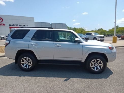 Used 2024 Toyota 4Runner TRD Off-Road AWD/4WD image 2