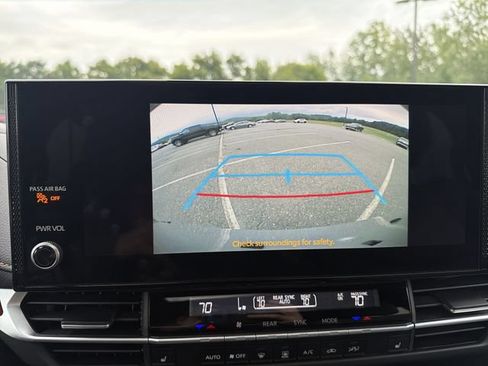 Used 2025 Toyota Sienna XLE Woodland Edition AWD/4WD image 15