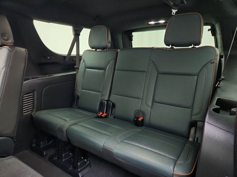 Used 2025 GMC Yukon XL AT4 AWD/4WD image 26