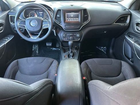 Used 2020 Jeep Cherokee Latitude FWD image 11