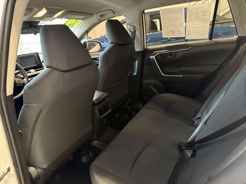 Used 2019 Toyota RAV4 LE image 12