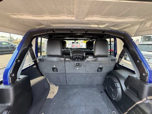 Used 2020 Jeep Wrangler Unlimited Sahara w/ Uconnect 4C Nav & Sound Group AWD/4WD image 11