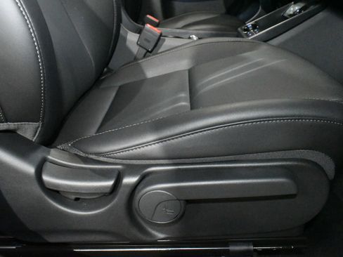 Used 2024 Hyundai Kona Limited image 14