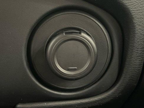 Used 2022 Nissan Frontier S image 25