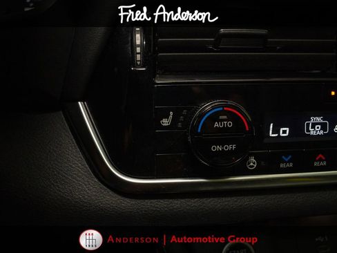 Used 2022 Nissan Rogue SL w/ SL Premium Package FWD image 16