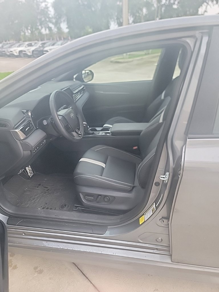 Used 2026 Toyota Camry SE FWD image 2