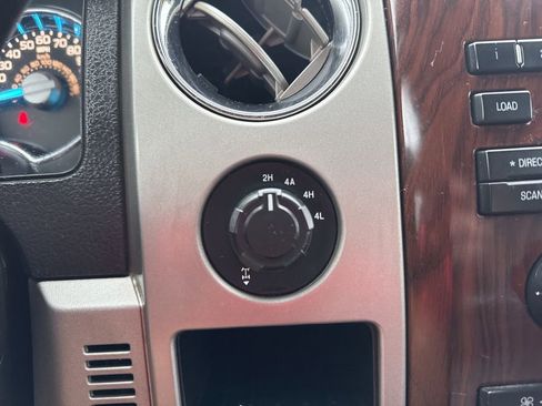 Used 2012 Ford F150 Lariat w/ Lariat Chrome Pkg image 17